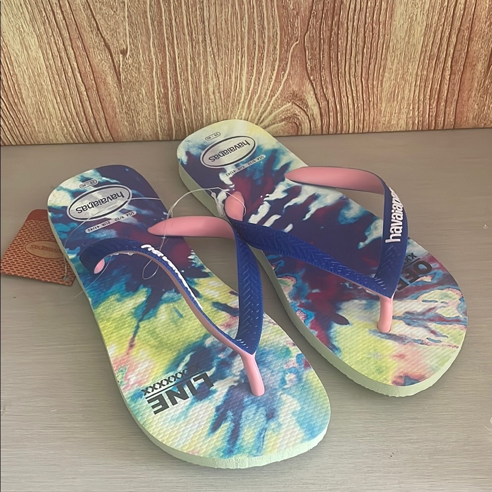 Havaianas Tie-Dye Flip Flops